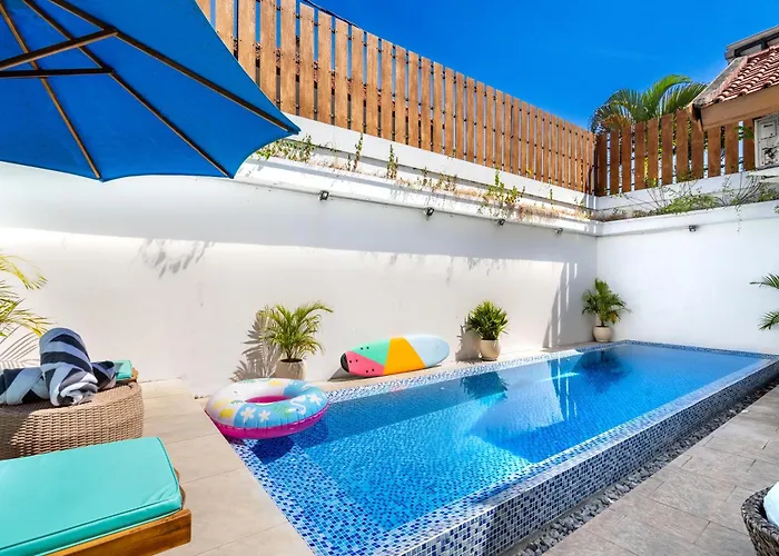 Azure 2 - Master In Shared Pool Habitación en casa particular Seminyak